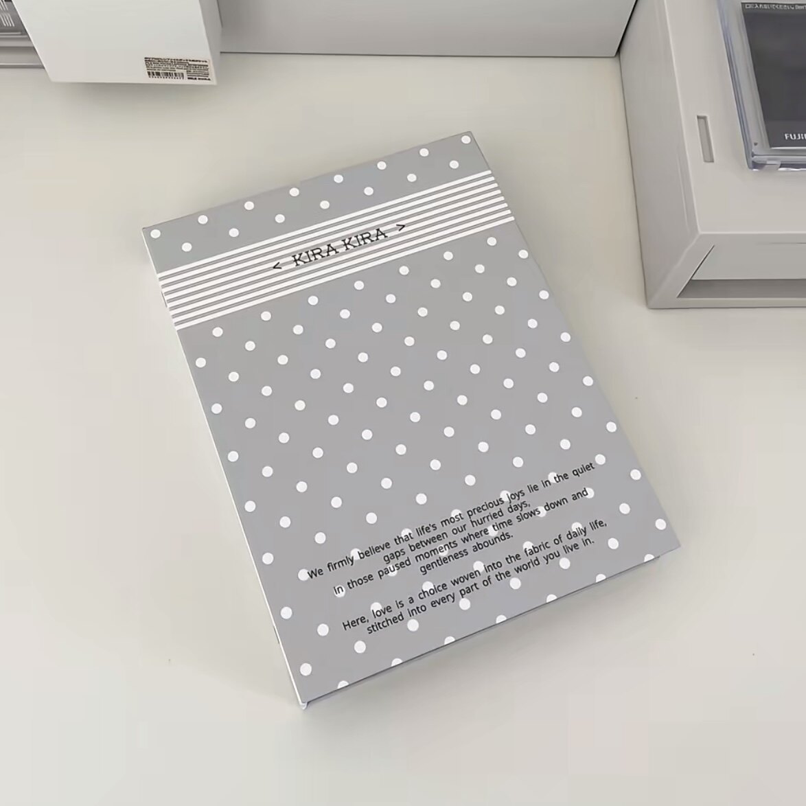 极简灰白波点A5四宫格卡册小众图片