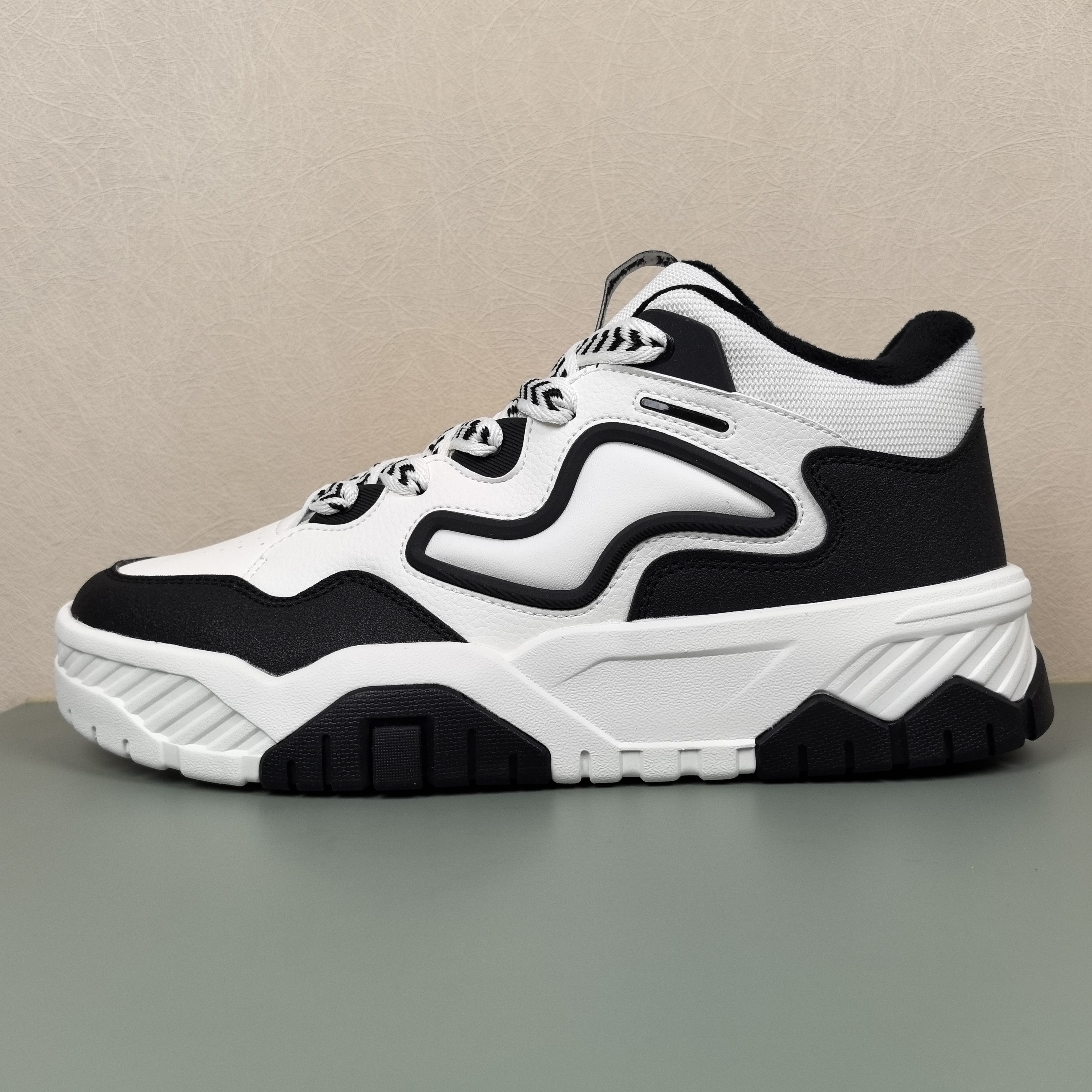 361男鞋板鞋专柜正品2025冬季新款防滑保暖加绒二棉运动鞋6611