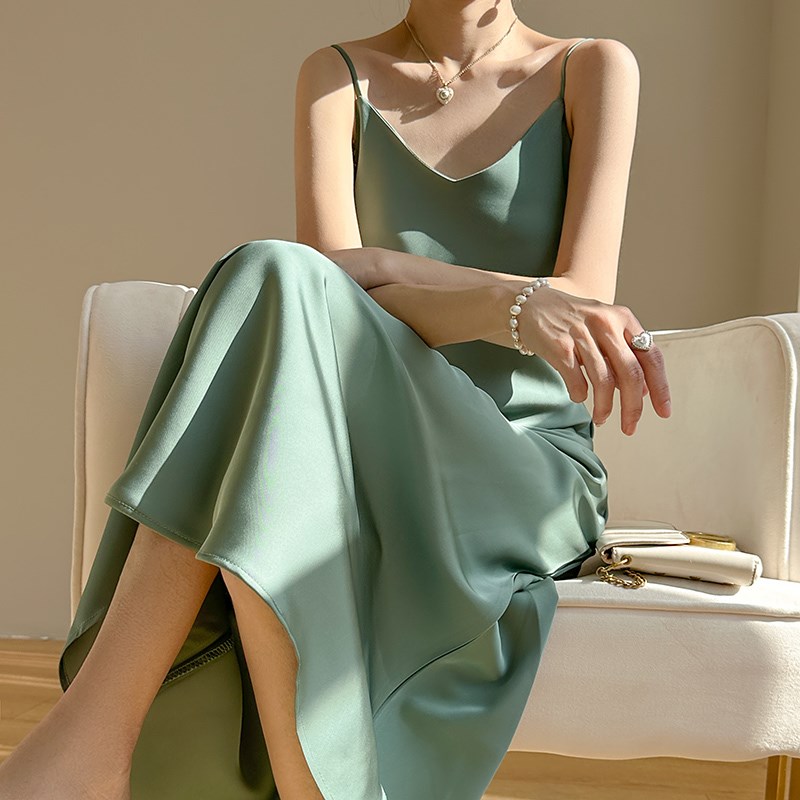 三醋酸真丝吊带连衣裙女夏季宽松内搭长裙法式设计仙女缎面小众爆