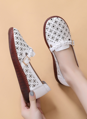 妈妈凉鞋包头真皮软底舒适202A4夏季新款平底大码中年镂空洞洞鞋