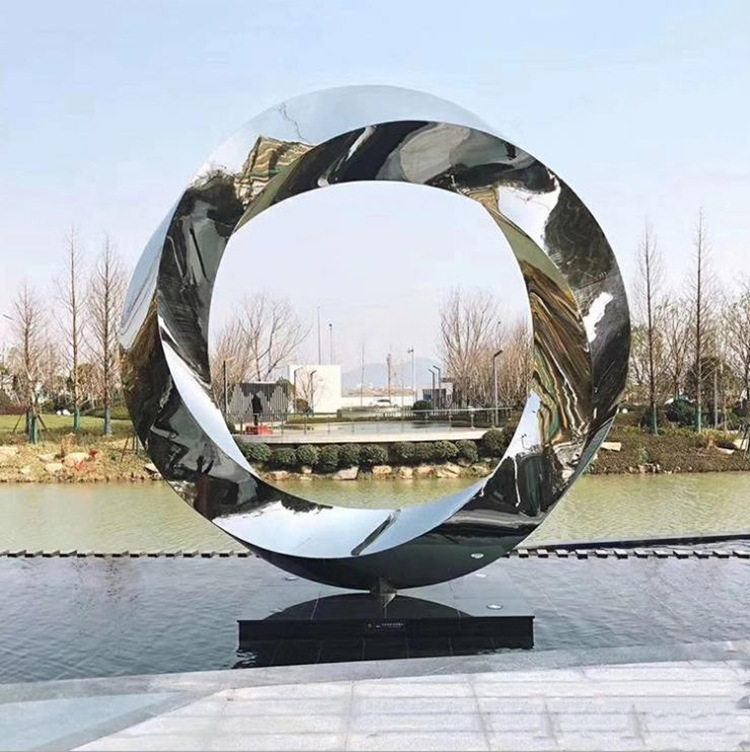 大型户外不锈钢圆环雕塑金属镜面异形标志小区房地产景观水景摆件