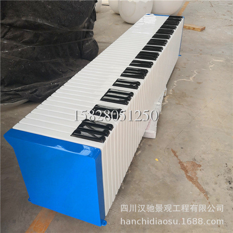 钢琴雕塑玻璃钢钢琴小提琴吉他树脂雕塑公园广场商场艺术品摆件