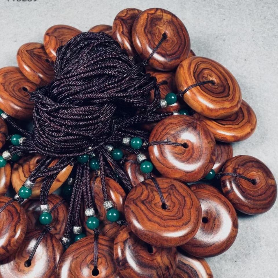 海南黄花梨 古风吊坠平安扣 山水纹纹理清晰整整齐齐的降香浓郁