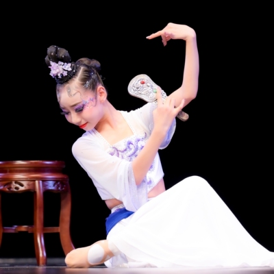 桃李杯舞蹈服定制梳妆道具