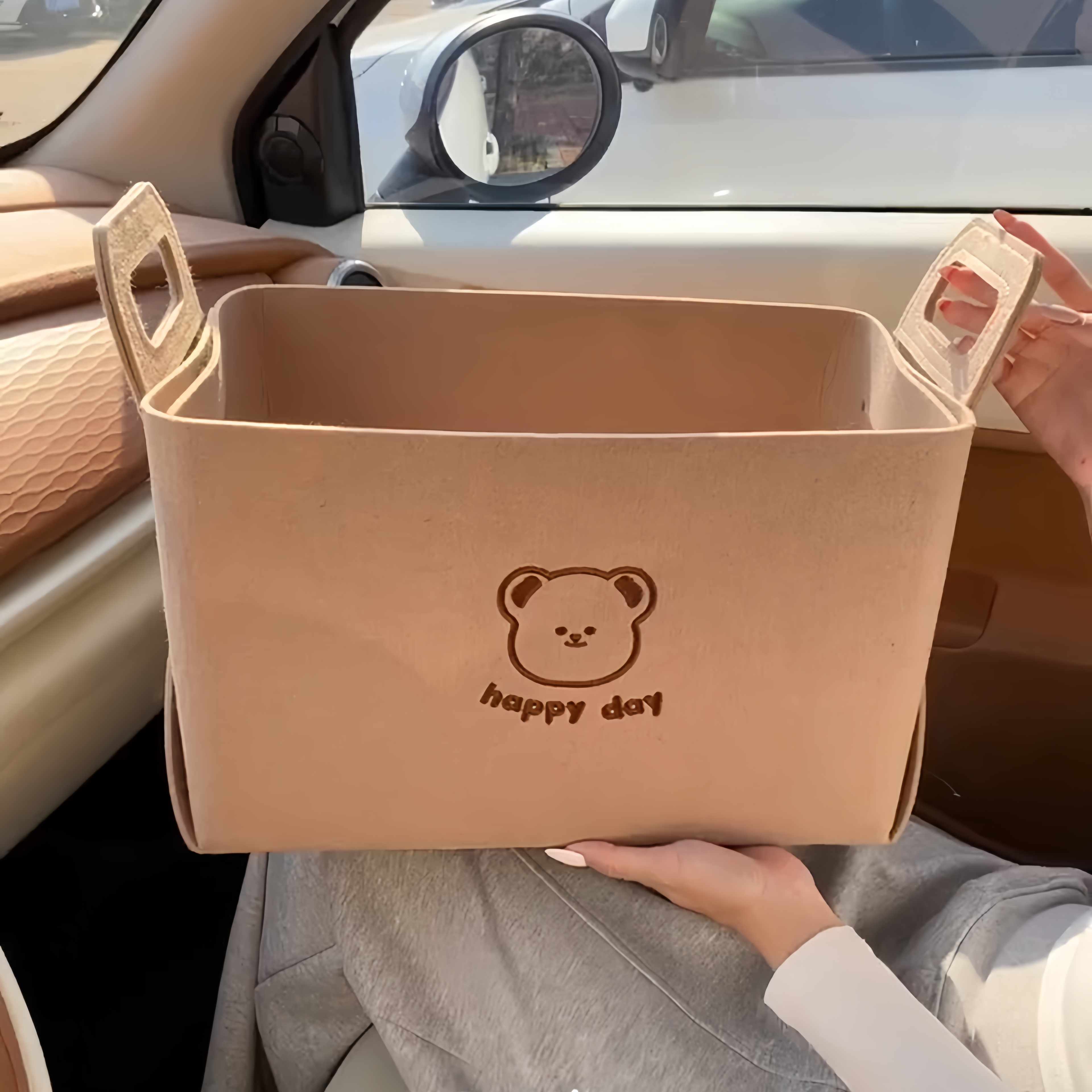 可折叠的不占空间的车载收纳篮