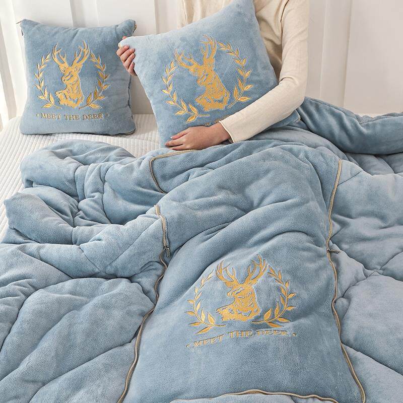 北欧鹿抱枕被子两用加绒加厚牛奶绒午睡毯子办公室车载车用靠背垫