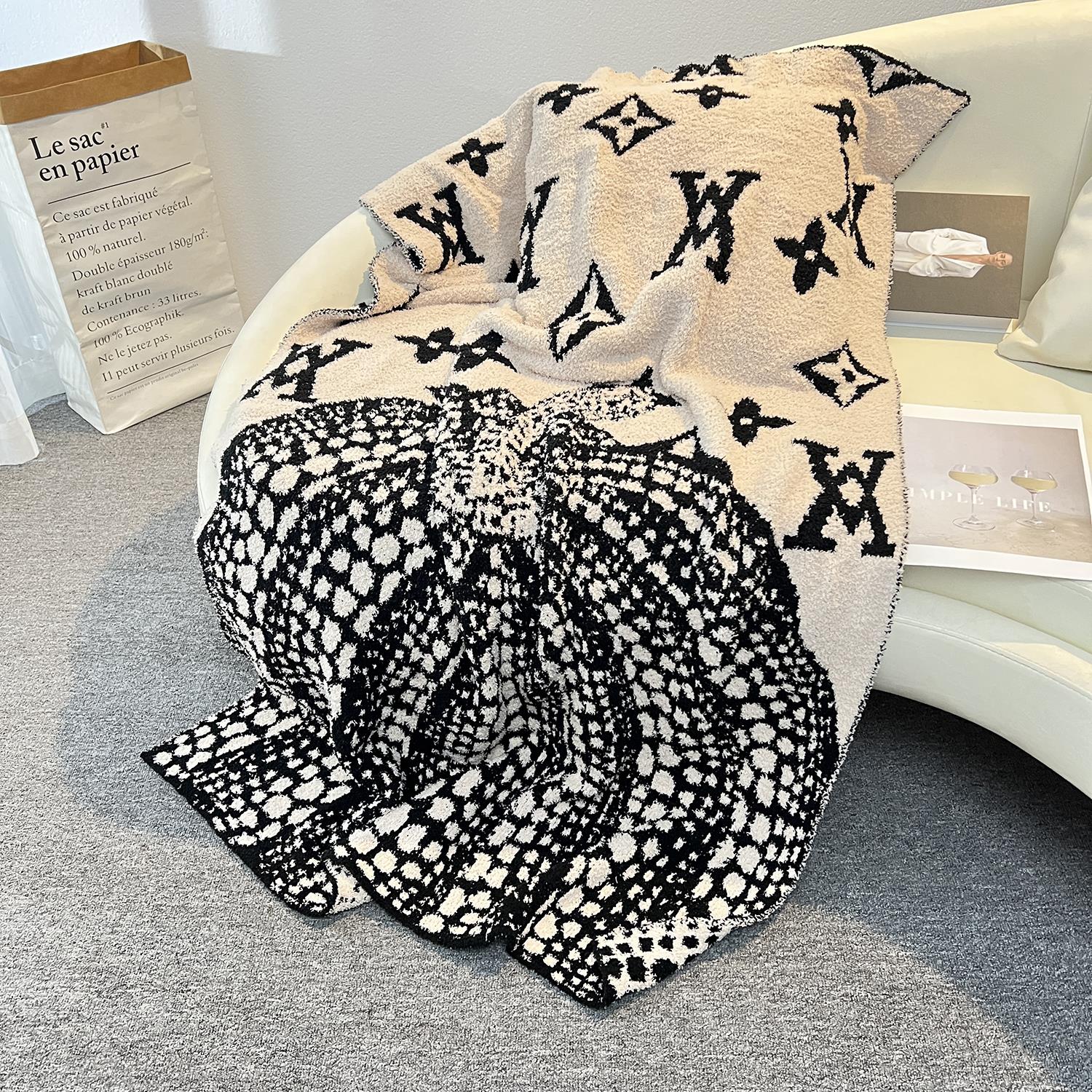 轻奢高级秋冬软绵绵半边绒毯加厚针织设计款盖毯午休披肩休闲绒毯