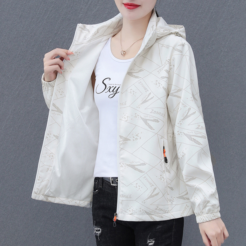 素怡品牌防风防水冲锋衣女2025秋冬新款时尚外套小个子户外登山服