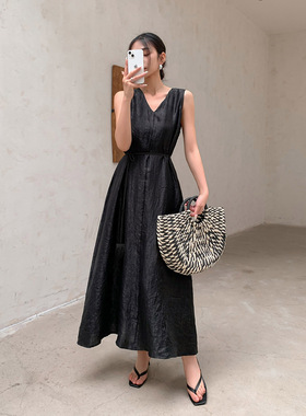 CLUB NEWS天丝带珠光肌理感V领背心裙显瘦带飘带气质优雅长裙女