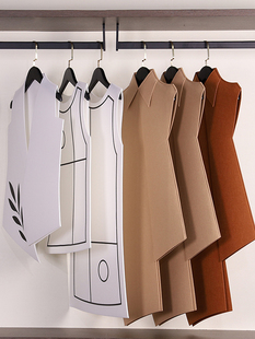 轻奢衣帽间软装饰品样板房衣服极简毛毡衣服假衣服衣柜展厅摆件