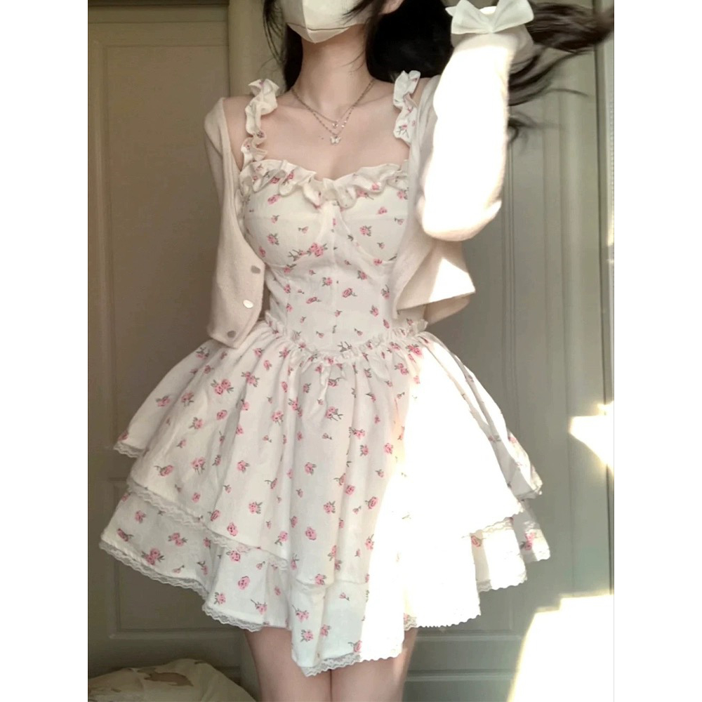 白色碎花吊带连衣裙女夏辣妹性感纯欲风收腰显瘦蓬蓬裙新品