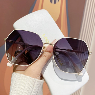 新款时尚潮女士偏光太阳镜大框网红防紫外线驾驶遮阳墨镜