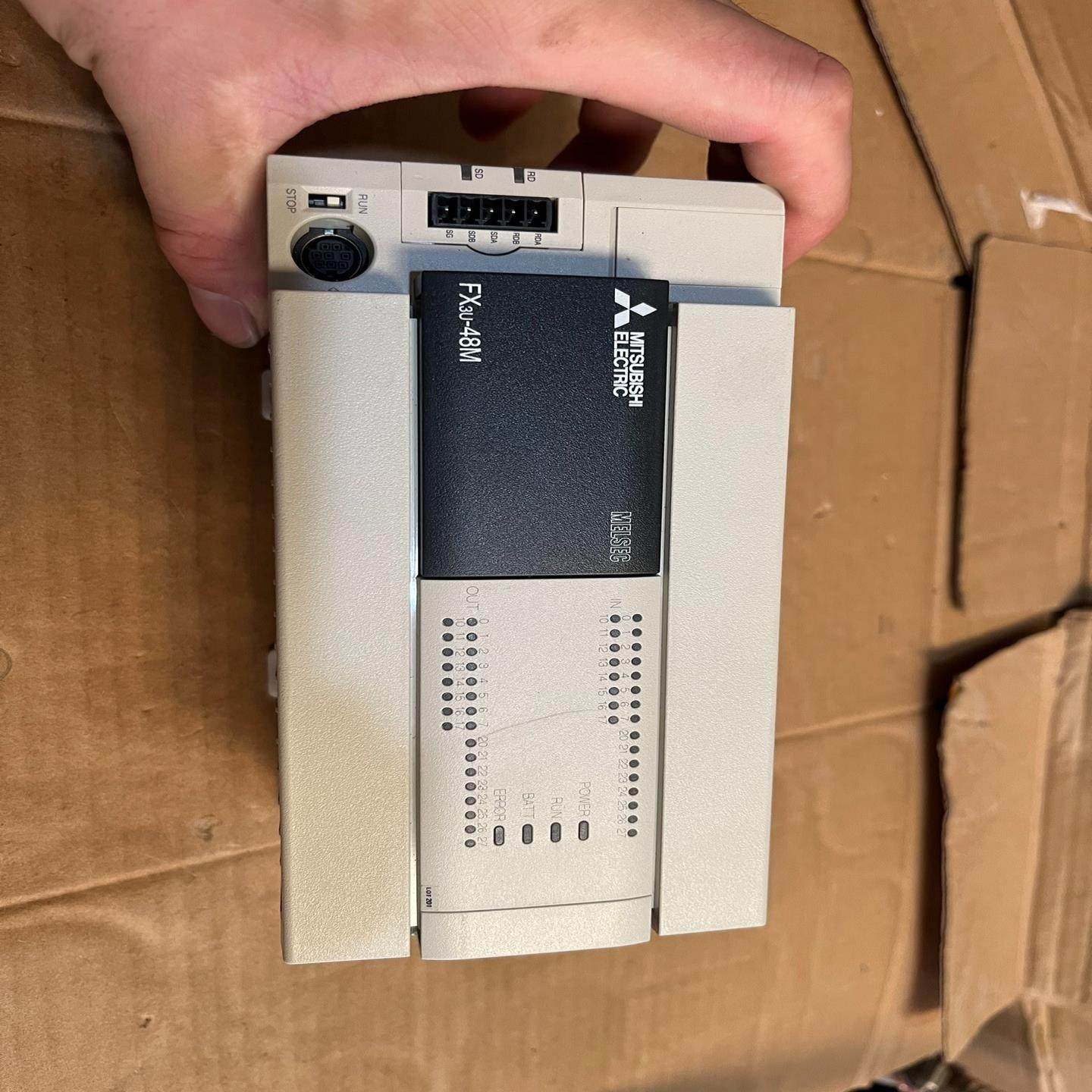 【议价】三菱PLC控制器FX3U-48MRES-A 实图拍摄 成色