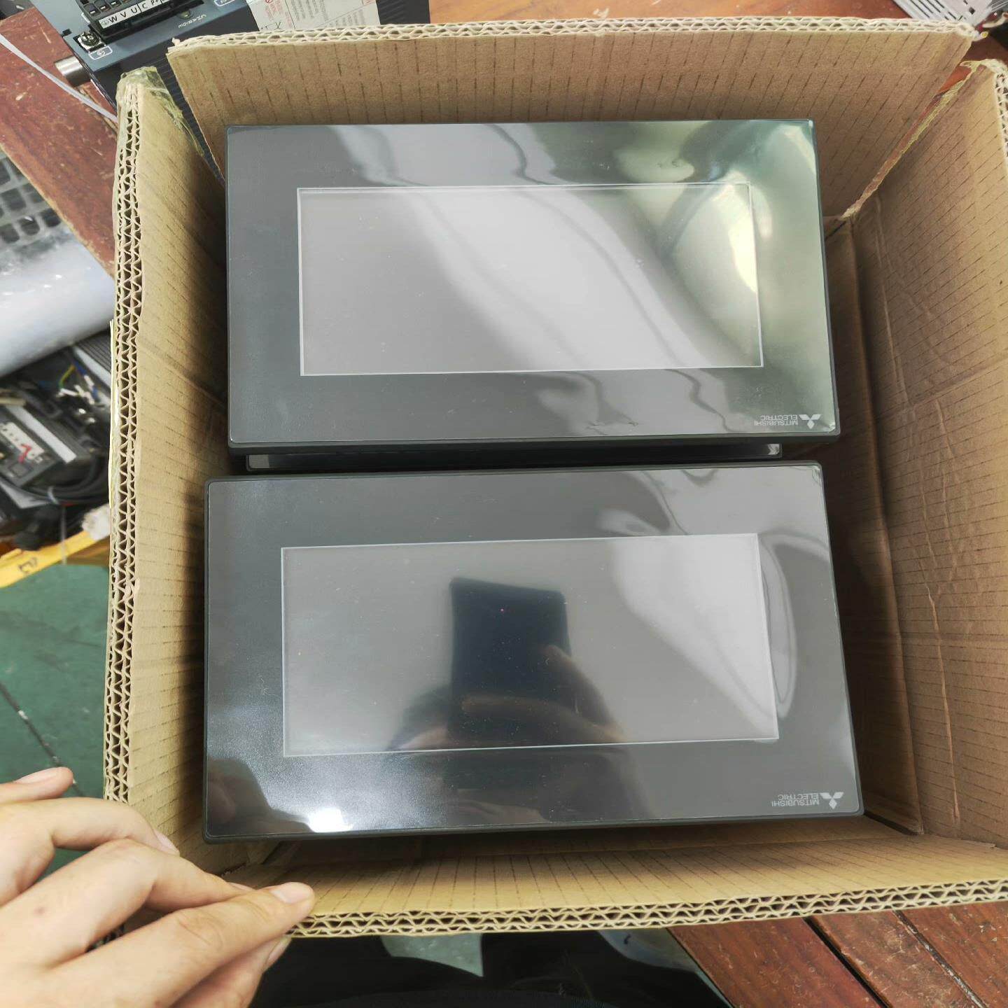 【议价】三菱触摸屏型号GS2107-WTB0库存20台成色漂
