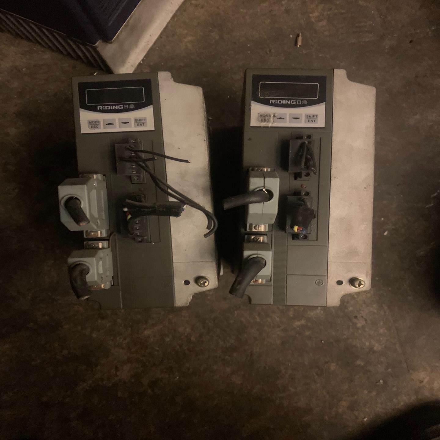 【议价】日鼎伺服驱动器D H S3205- V T1 D H F2