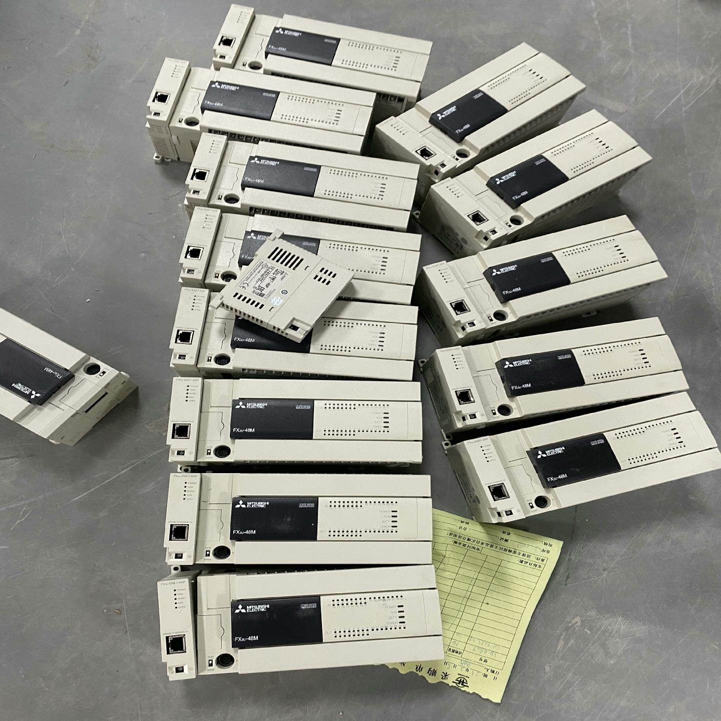 [议价]三菱plc fx3u-48mtes-a16年前的680一