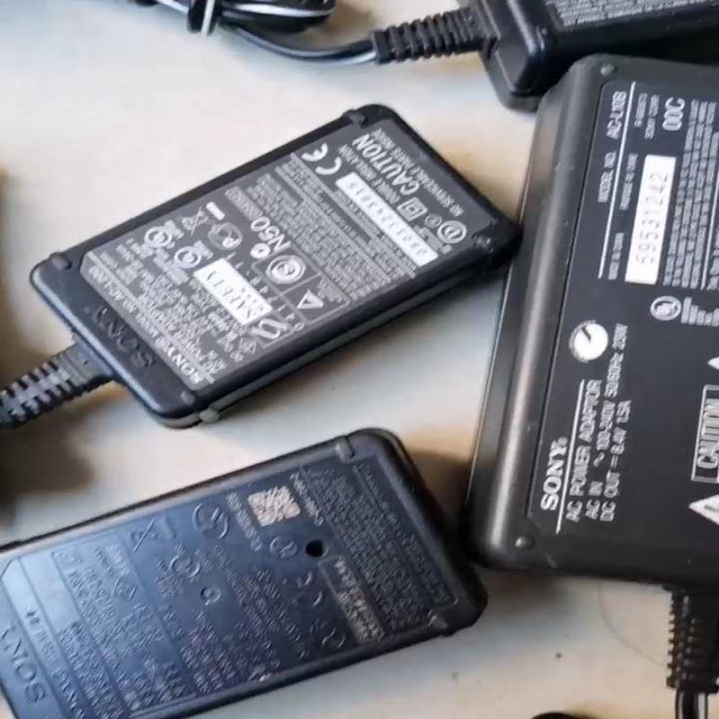 [议价]索尼摄像机DV充电器 84V电源 适配器 AC-L200