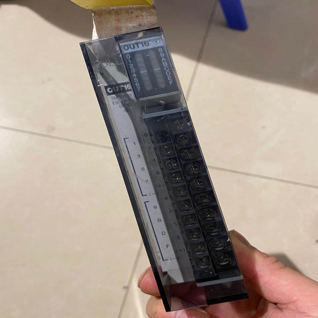 【议价】NAIS  PLC模块OUT16 二手如图