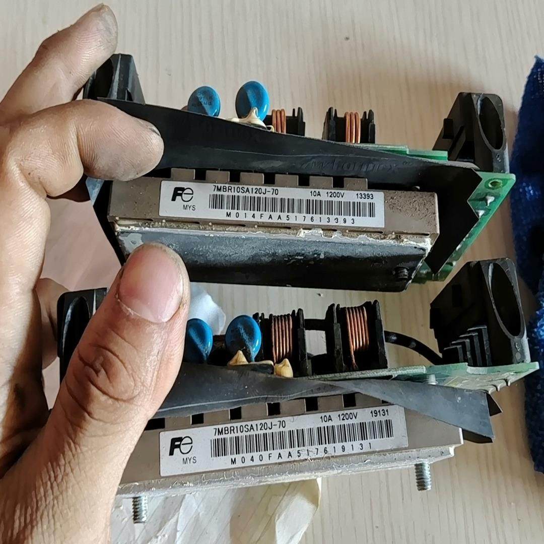 【议价】拆机两个台达变频器VFD-M系列VFD007M43B   3