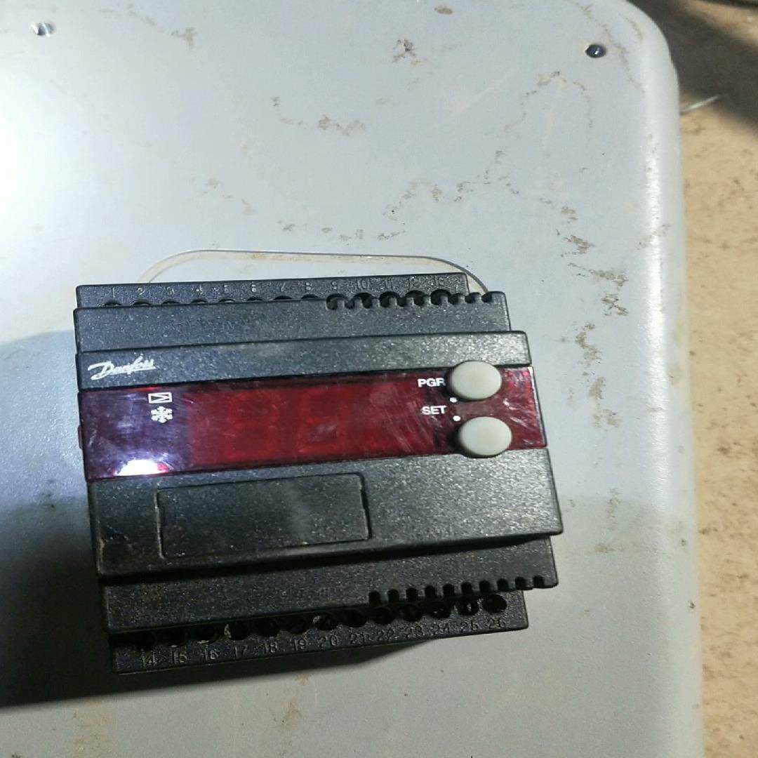 【议价】丹佛斯蒸发器过热度控制器EKC312A  084B7086坏