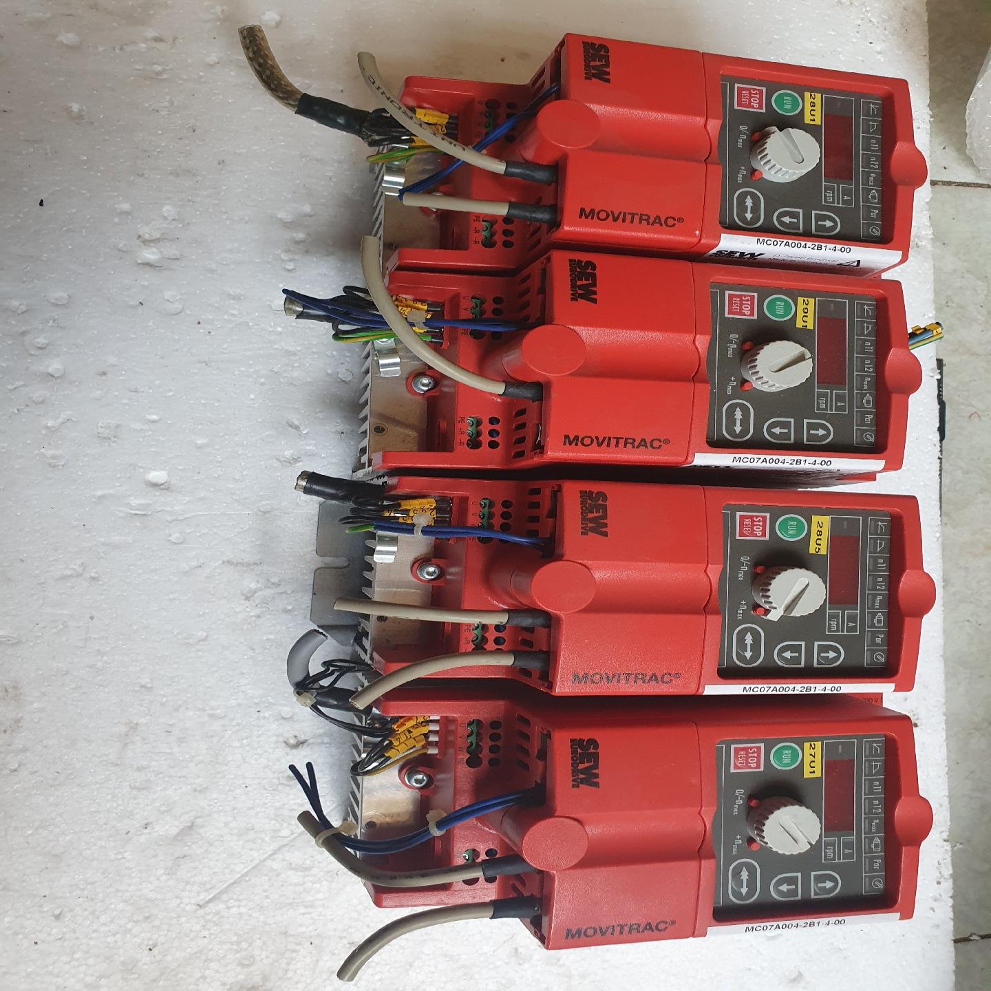 【议价】赛威变频器MC07A004-2B1-4-00应该是220v0