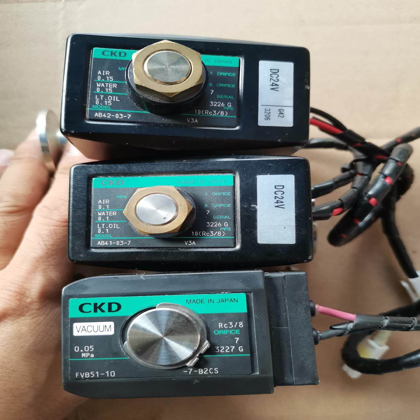 【议价】CKD电磁阀AB41-03-7FVB51-10成色如图