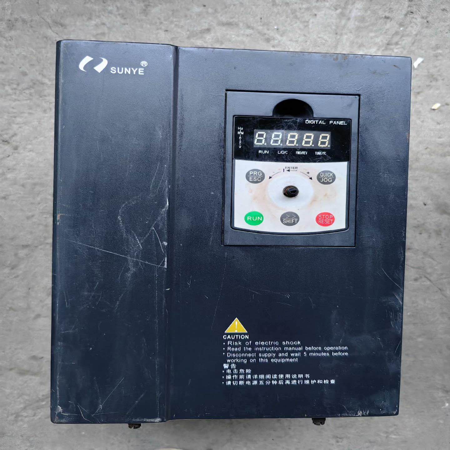 【议价】变频器CM530-B4T9R0GB011PB拆机成色看