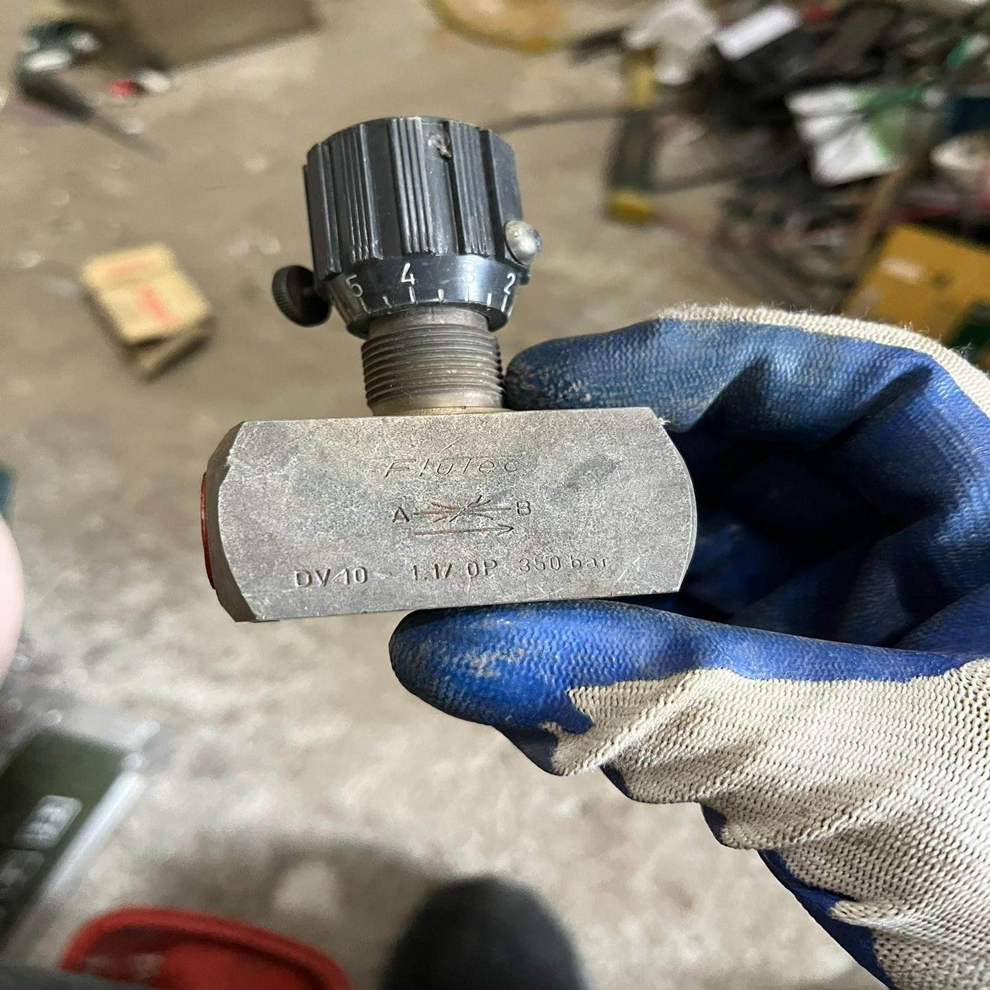 【议价】全新库存德国FIUTEC节流阀DV10-11 URV8-11