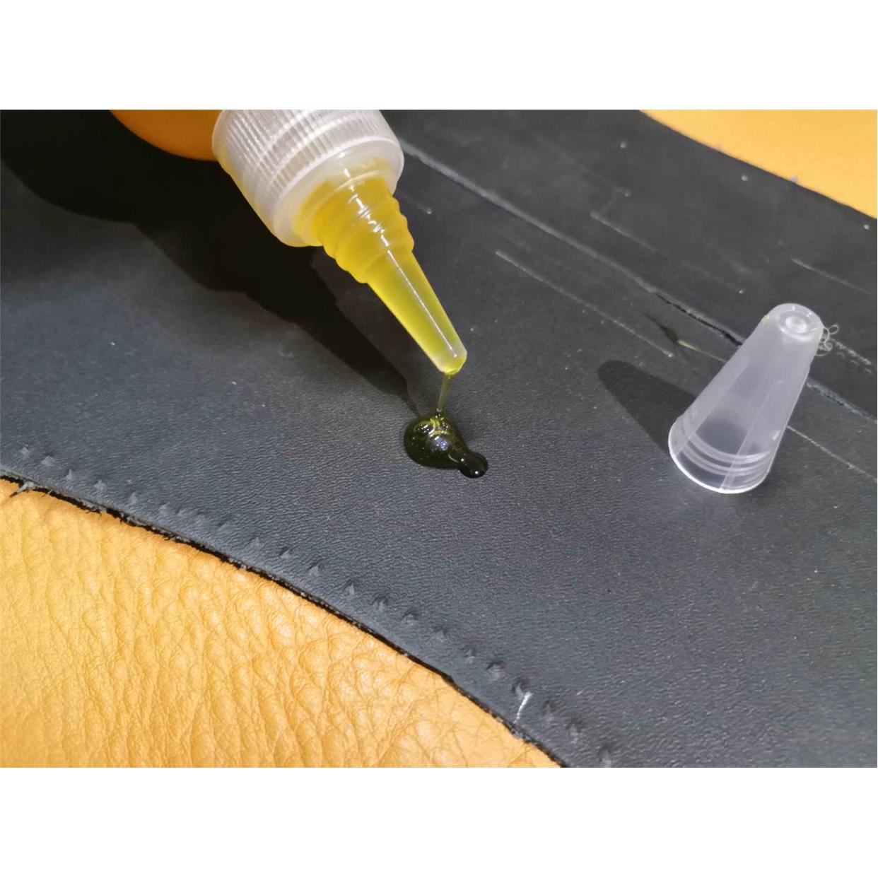 100ml手工皮具黄胶稀软强粘力耐热黄胶皮革箱包手涂挤压瓶胶包邮