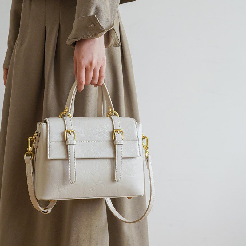 小众包包女2025新款复古邮差包英伦学院风单肩包大容量手提斜挎包