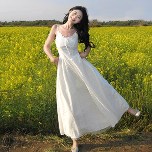 开春穿搭法c式白色吊带连衣裙子女夏2025新款独特漂亮温柔气质长