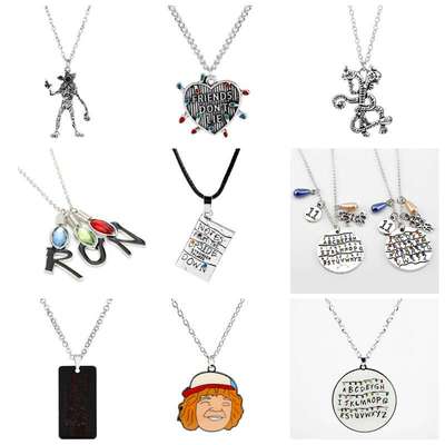 影视周边怪奇物语4项链StrangerThings灯泡字母桃心吊坠配饰