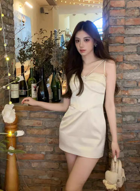 TZ3904白色镶钻吊带连衣裙女夏新款小众设计感精致气质生日小礼裙