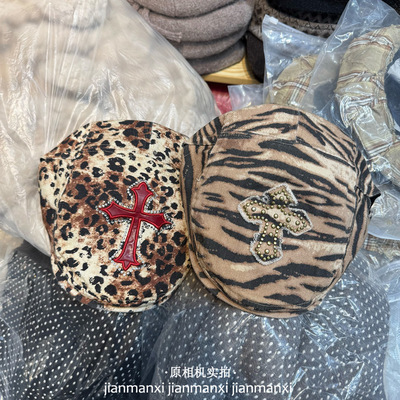 韩版时尚斑马纹铆钉前进帽女春秋季个性豹纹百搭鸭舌贝雷帽