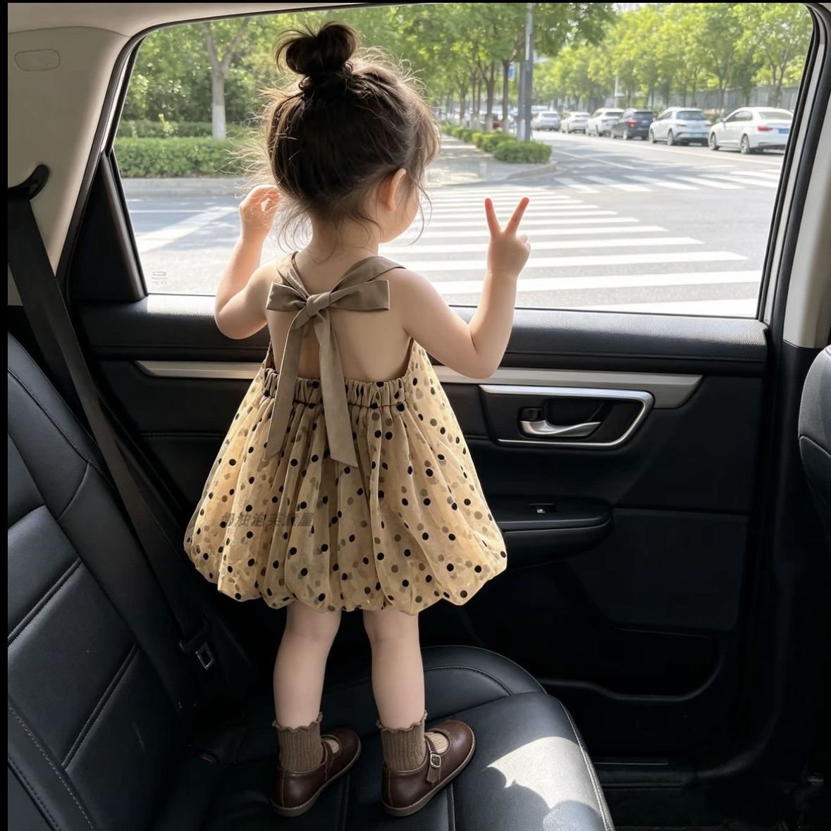 波女童点挂脖夏季夏装新款2026连衣裙洋气蝴蝶结公主宝宝裙子儿童