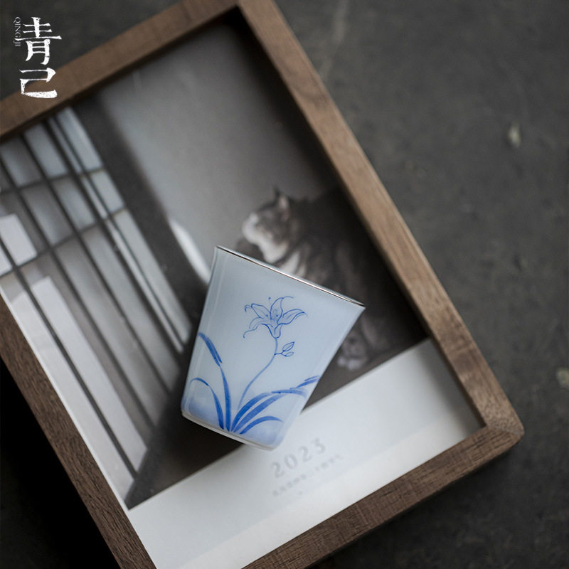 青己 晴山蓝兰语斜阳茶杯 功夫茶具家用品茗杯单杯釉下彩手绘茶杯