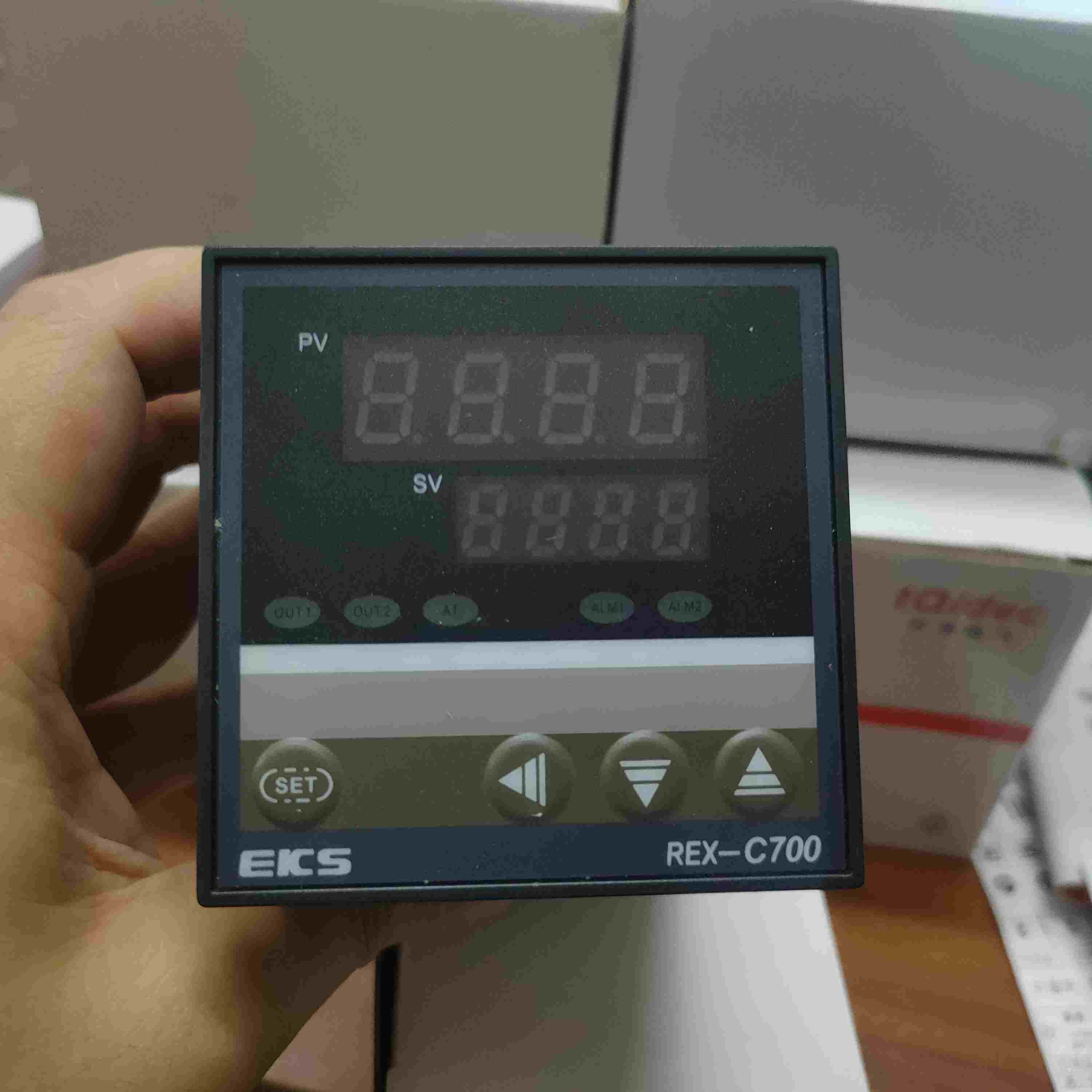 EKS 72数显智能温控表 REX-C700 FK02-MAN (K型继电器)