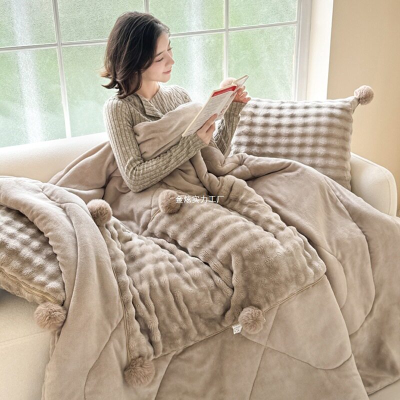 毛绒枕头汽车办公室折叠毯子午睡二合一载兔空调抱枕被子两用加厚