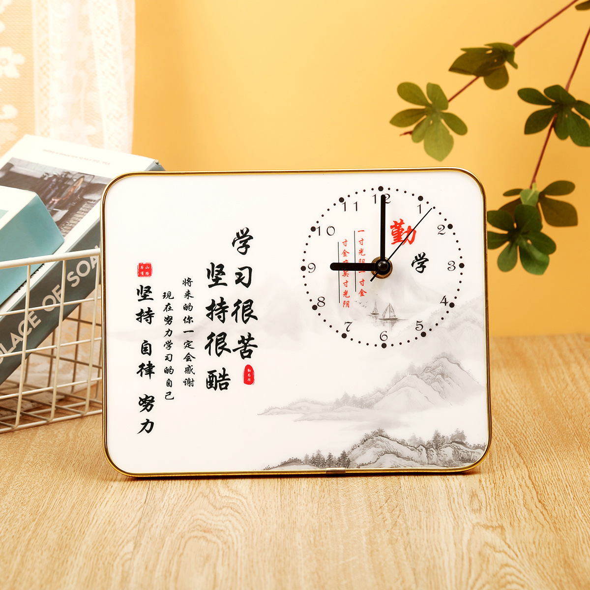 2023新款孩子桌面钟表摆放学习很苦励志桌面摆台钟房间书桌摆件