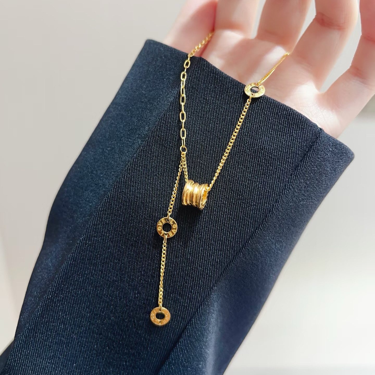 小蛮腰沙金项链女仿真黄金色高级感轻奢锁骨链金店同款吉言流苏