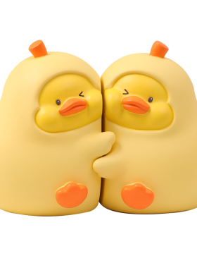 热销创意可爱抱抱梨书立书架摆件家居客厅卧室酒柜书档桌面装饰品