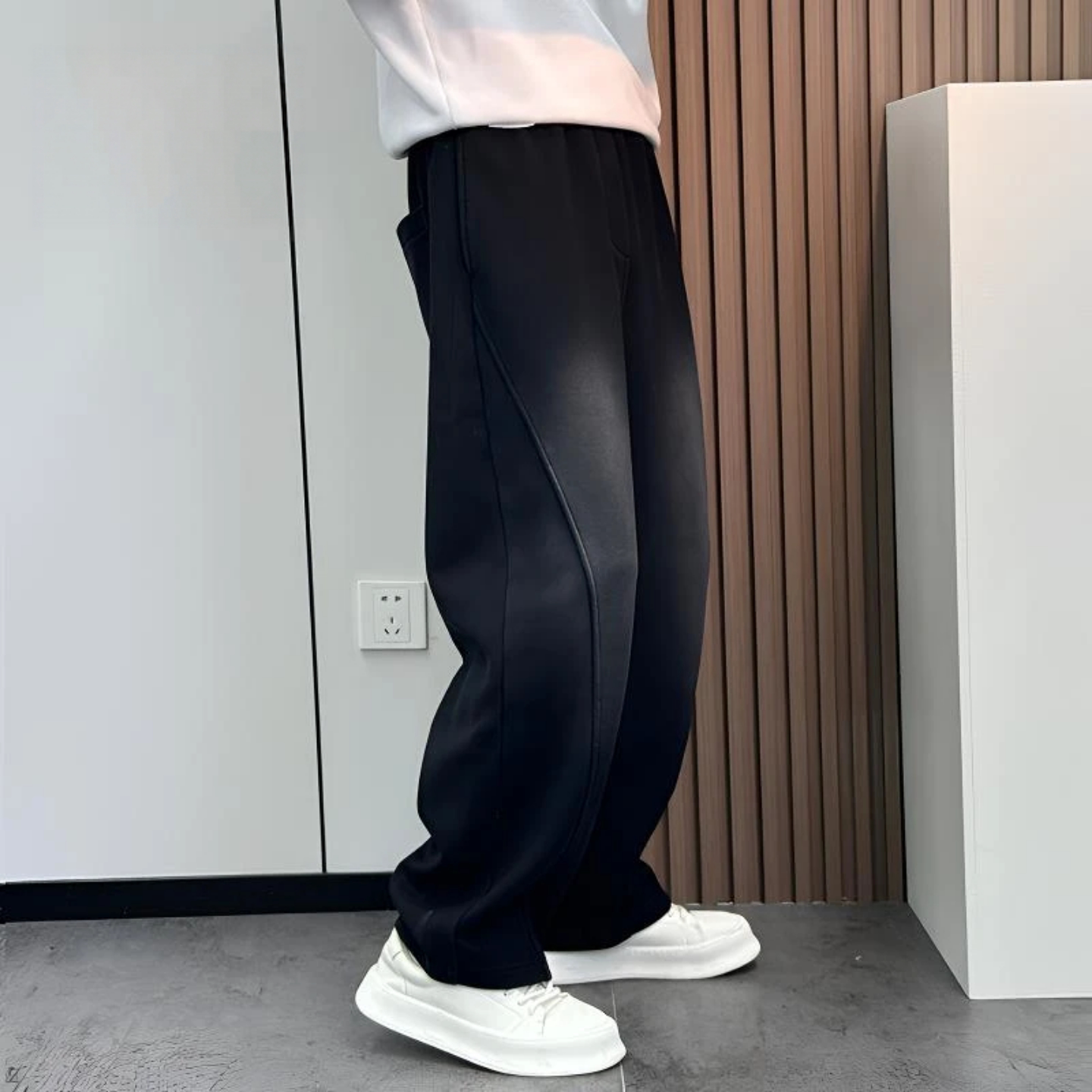 秋季男青少年潮牌加绒宽松直筒裤