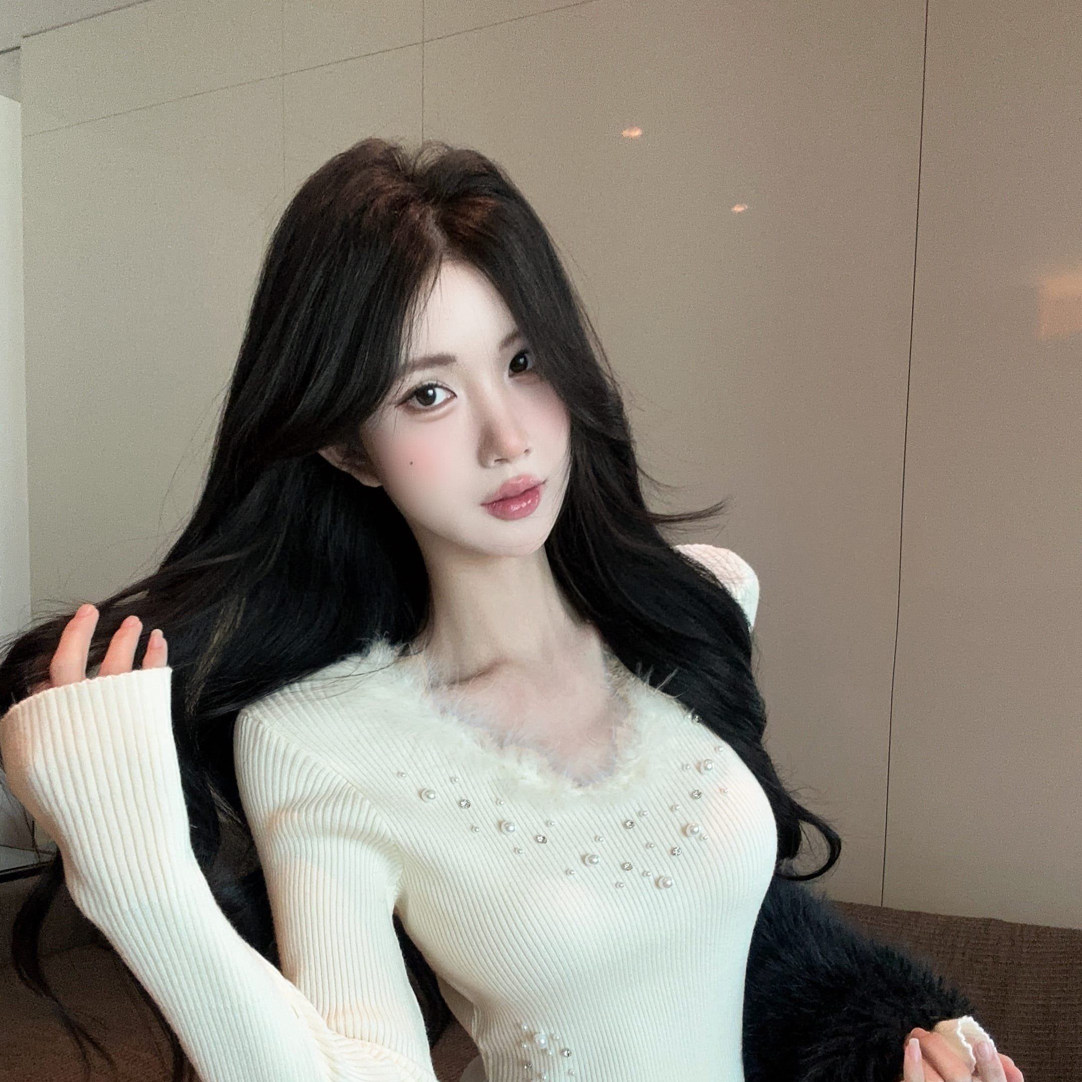 毛绒拼接V领开叉针织衫女重工钉珠打底毛衣上衣