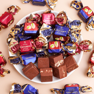 坚果夹心巧克力零食婚礼喜糖批发结婚专用高端混装糖果订婚伴手礼