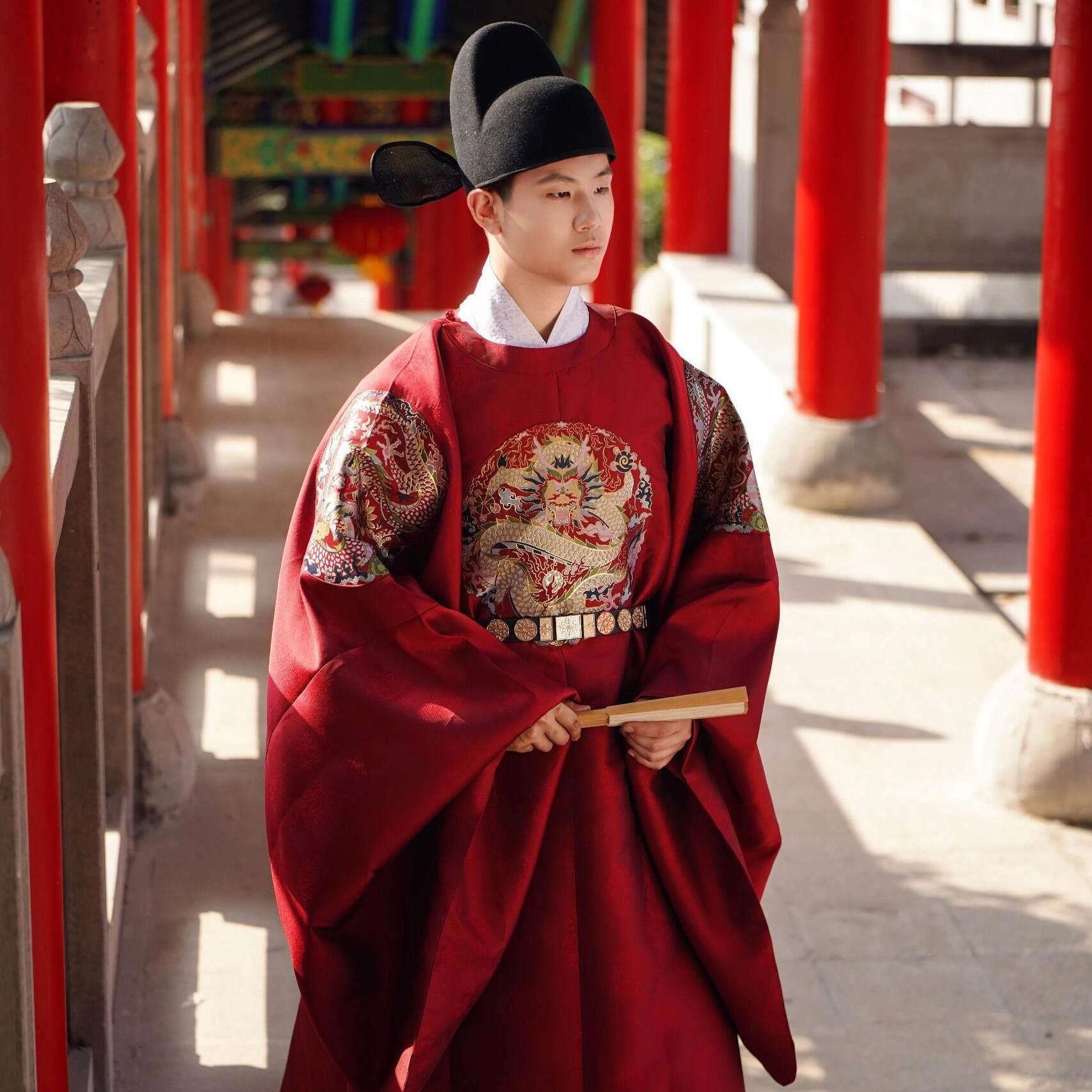 汉服男款红色织金圆领袍青少年古风男士高端唐制官服状元驸马大明图片