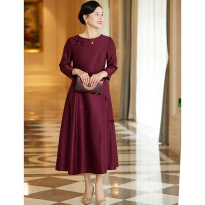 2025秋冬新款妈妈礼服裙气质连衣裙遮肉显瘦中长裙喜婆婆婚宴礼服