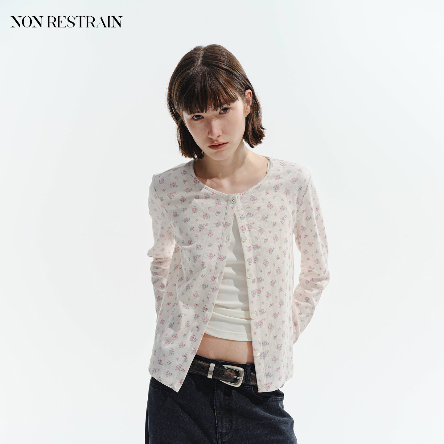 NON RESTRAIN精致碎花短款长袖T恤女温柔氛围感修身针织开衫上衣