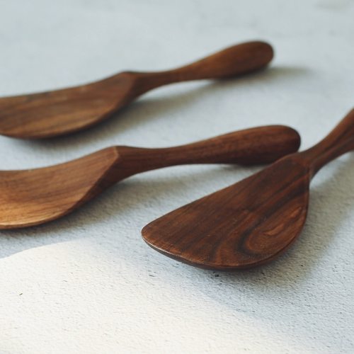 自然肌理。黑胡桃木勺餐具儿童饭勺长柄搅拌勺汤勺家用锅铲小勺子