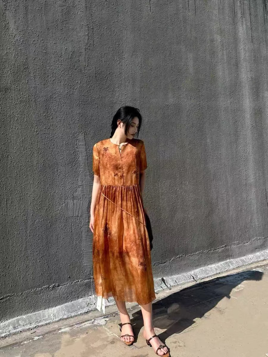 海燕家新款高端 气质圆领正肩炒色钉珠晕染印花连衣裙L2009好