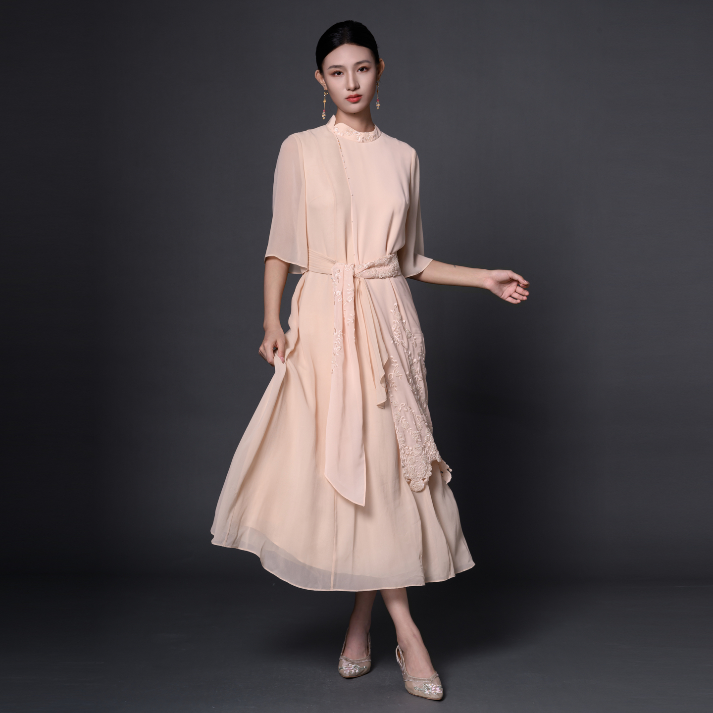吉祥衣家新中式绣羽翩连衣裙